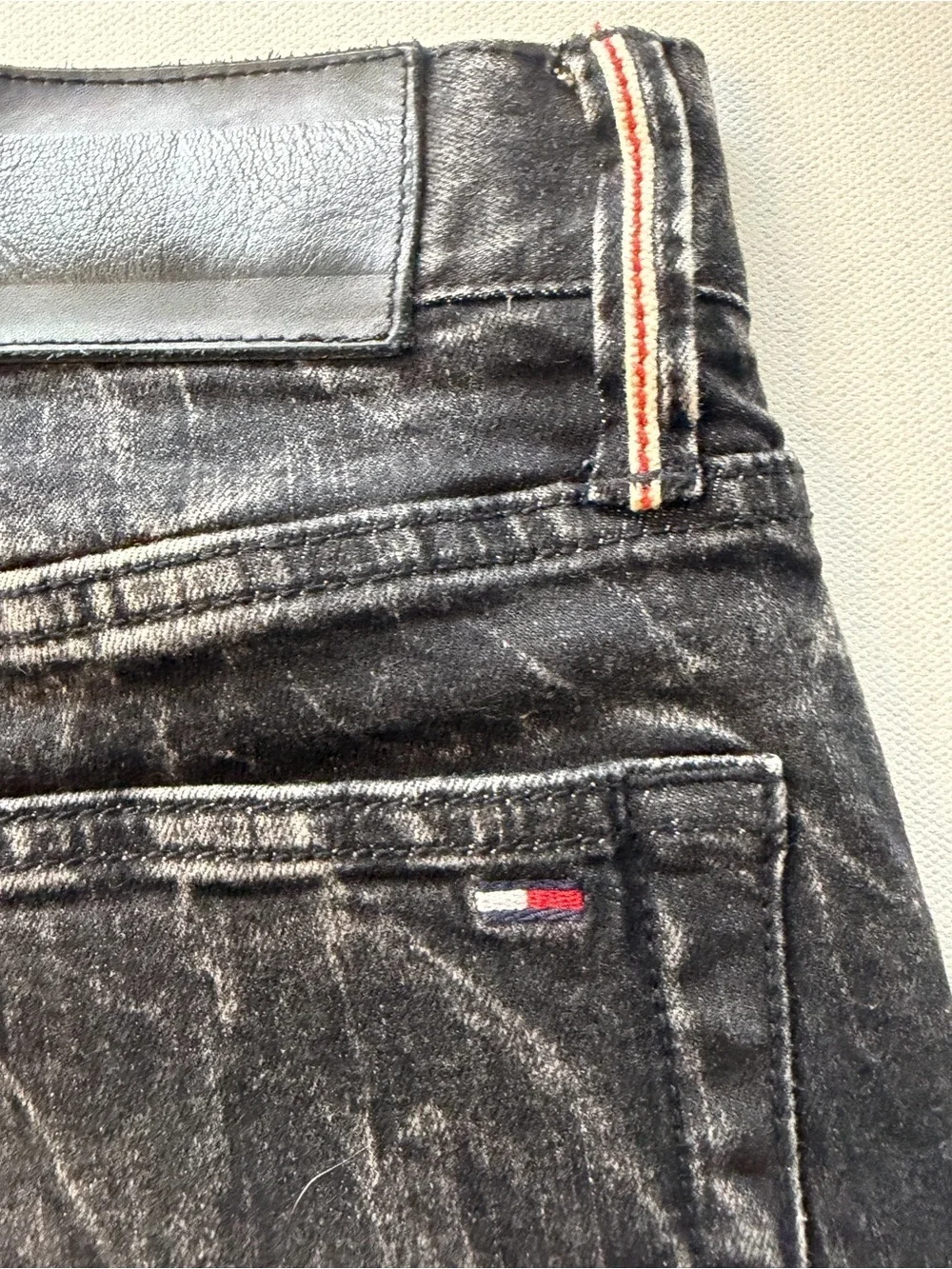 EUC Men's Tommy Hilfiger Slim Black Washed Jeans Size 31/32